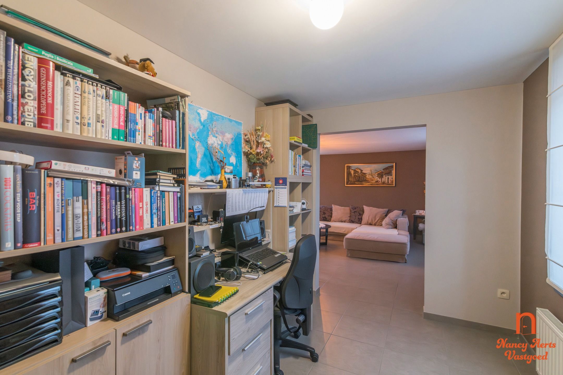 Lichtrijk duplexappartement met ruim terras en eigen ingang foto 12