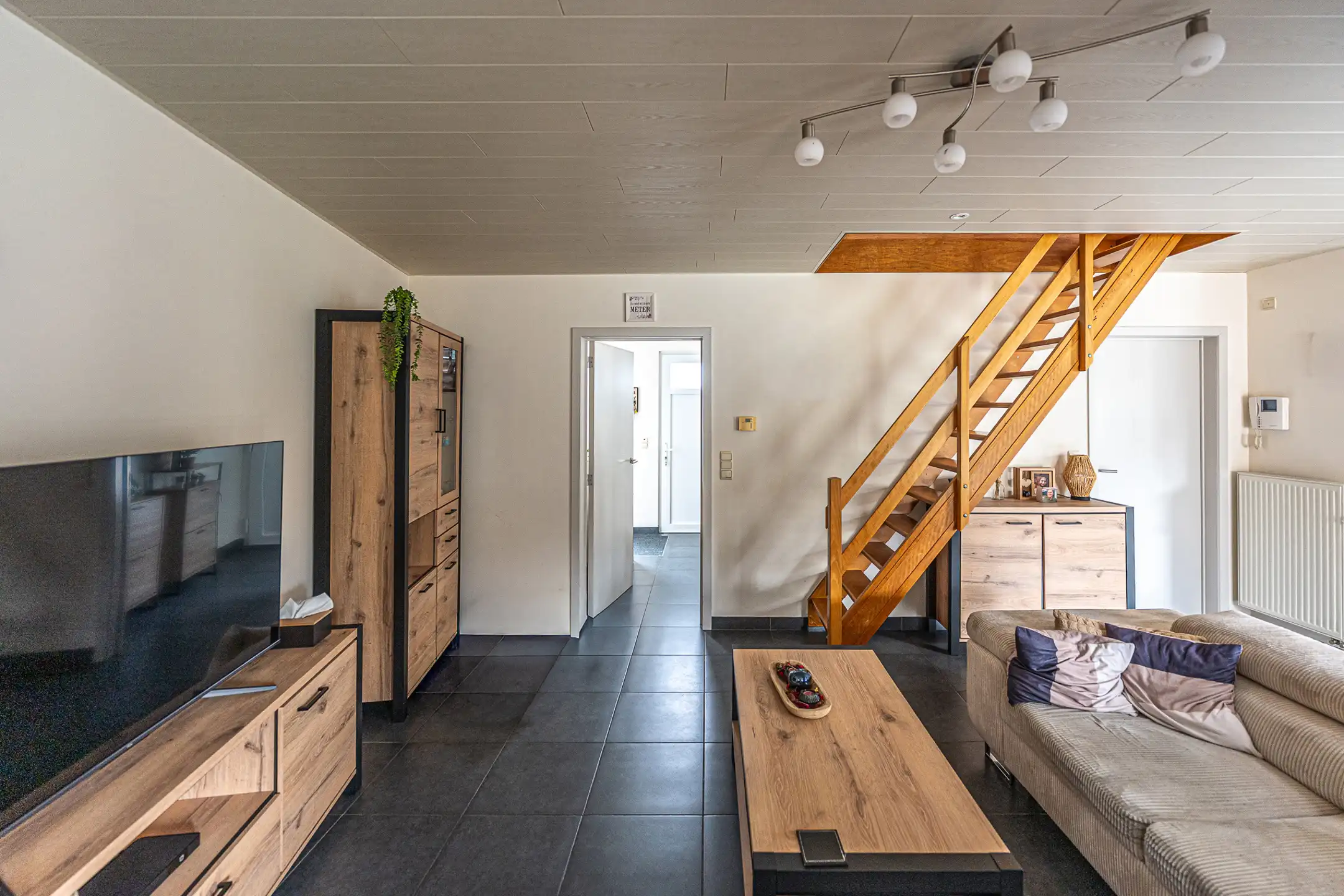 Instapklare woning met 3 slpk, terras en tuintje foto 13