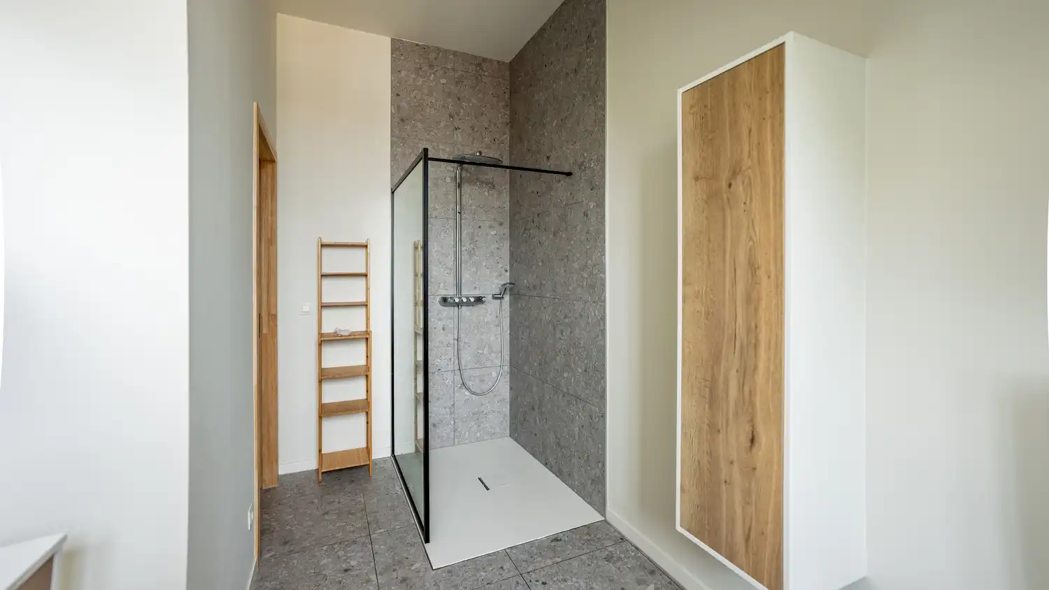 Penthouse met charmante afwerking en loftgevoel in het hart van Bocholt! foto 8