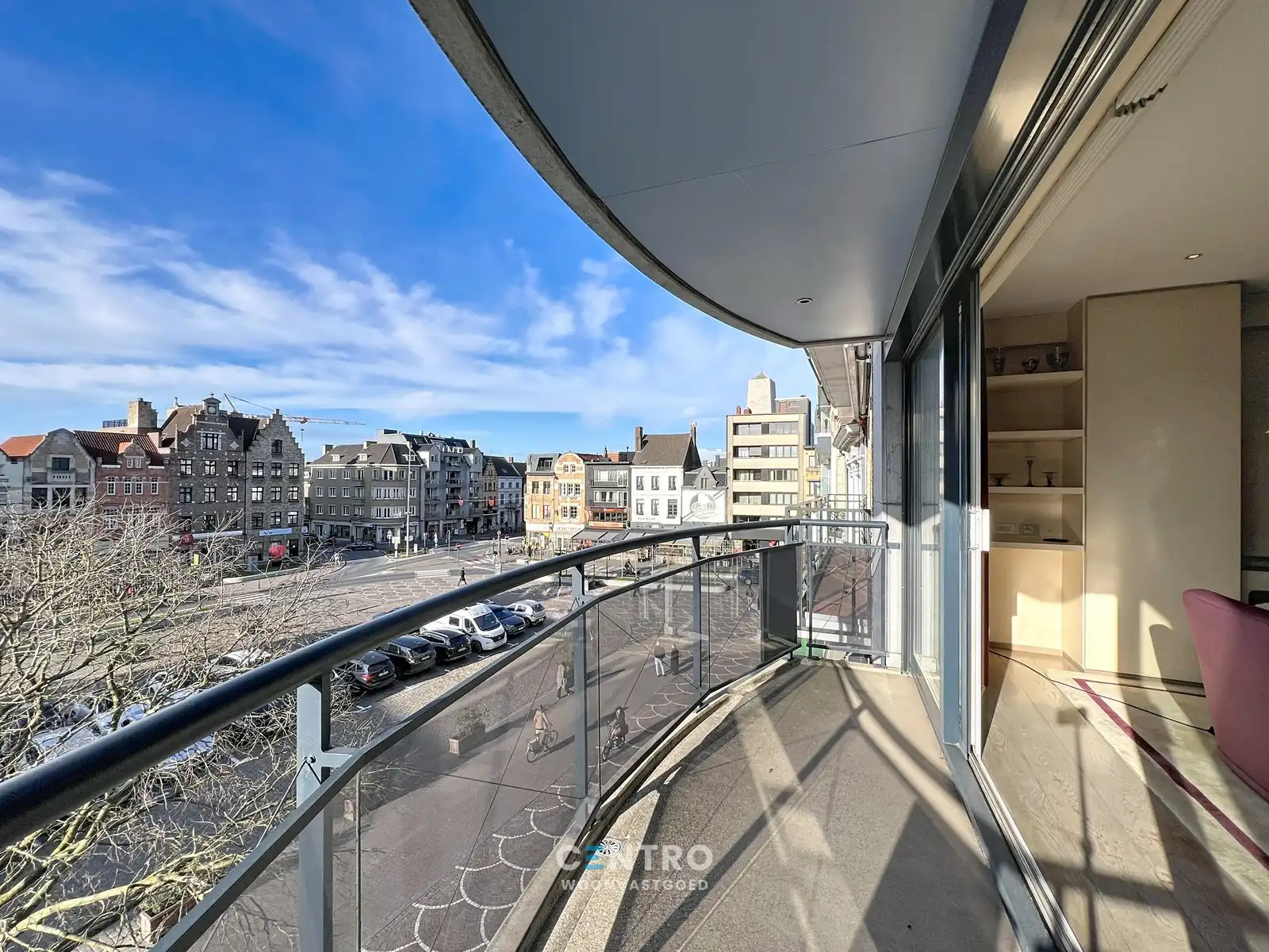 Appartement op AAA-locatie: ruim (127m²), ZONNIG doorloopappartement op de Grote markt (o.a. 2 slpk, dressing, 2 badk, 2 terrassen). foto 14