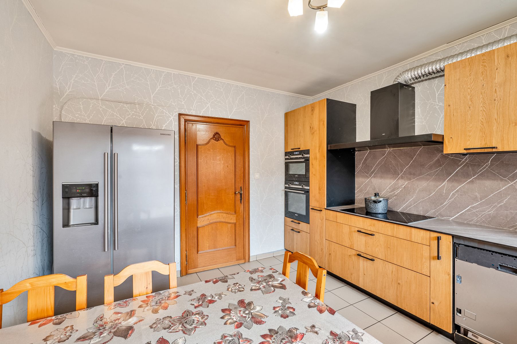 Ruime, instapklare gezinswoning met 4 slaapkamers en garage foto 10