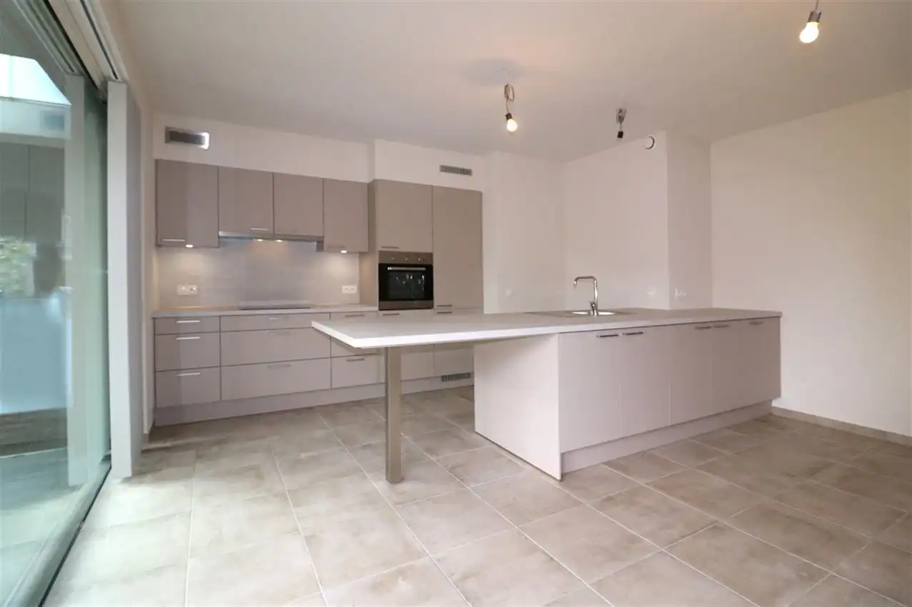 Gelijkvloers appartement, 2 slpk., autostaanplaats foto 4