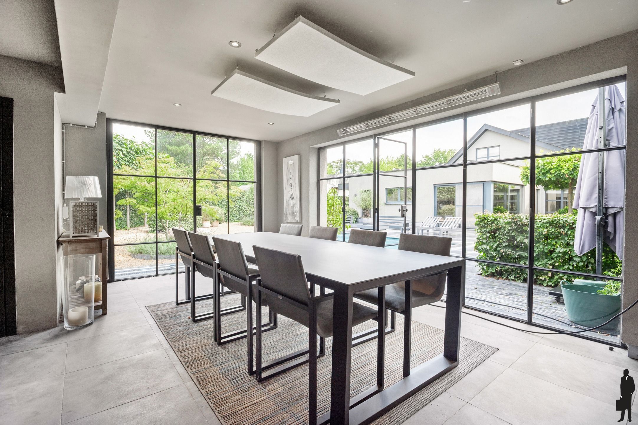 Gerenoveerde woning met 5 ruime slpks, 3 badks en ZW tuin foto 28