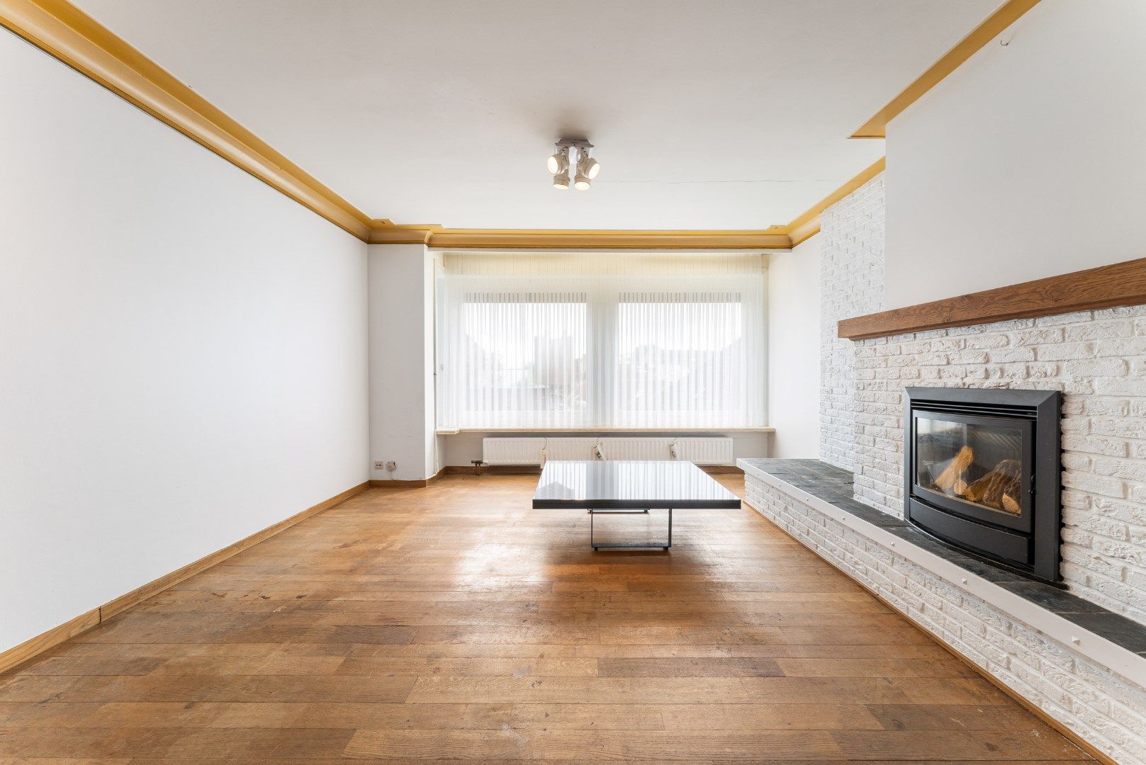 Ruim appartement met terras, lift en 3 slaapkamers in Izegem - bouwjaar 1978 - EPC-waarde 220.00 - Energielabel C - 119.00m² bewoonbare oppervlakte - 1 badkamer foto 4