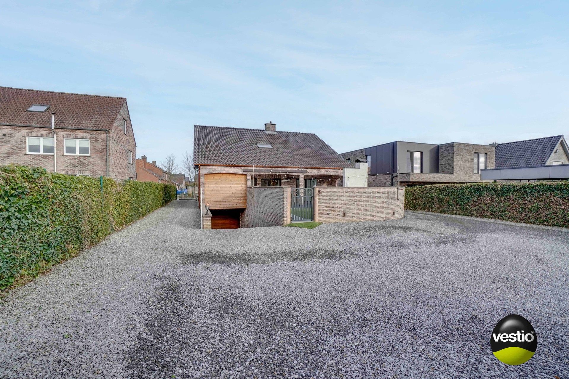 LANDELIJKE WONING MET RUIME GARAGE OP RUSTIGE LOCATIE TE OPOETEREN foto 33