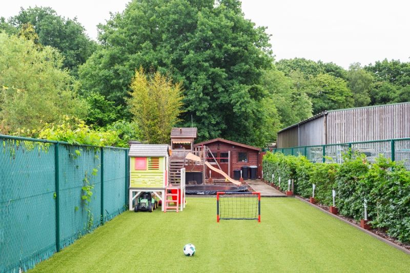 Prachtige instapklare woning met zee van ruimte, ruime tuin!!! foto 2