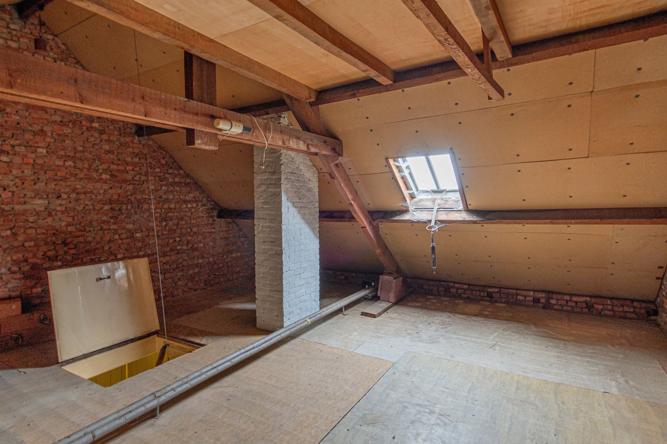 Knusse te renoveren woning met leuke tuin foto 32
