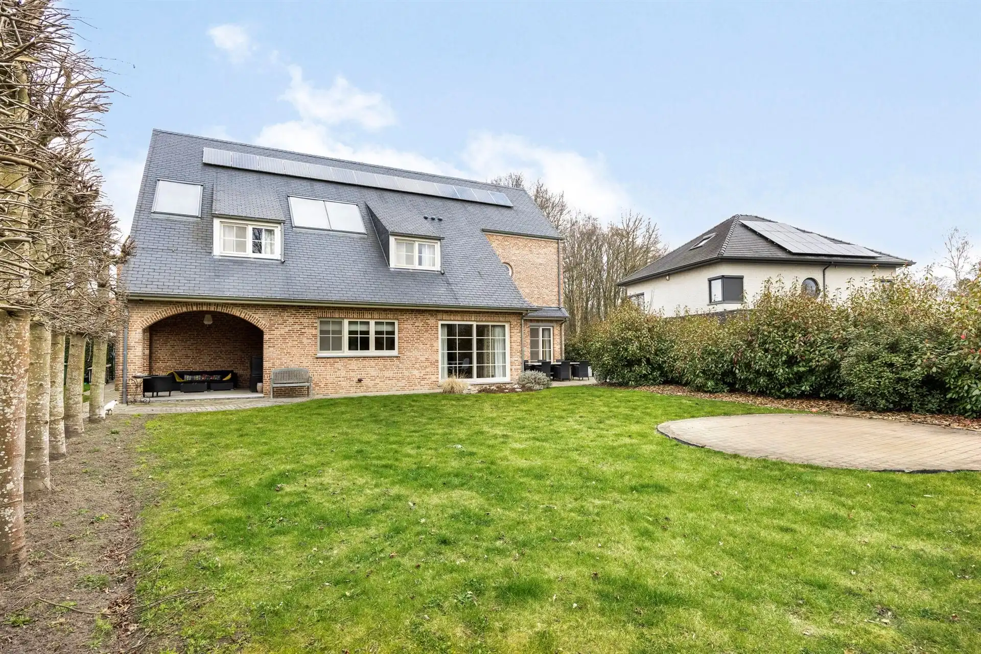 Prachige villa in doodlopende wijk foto 36