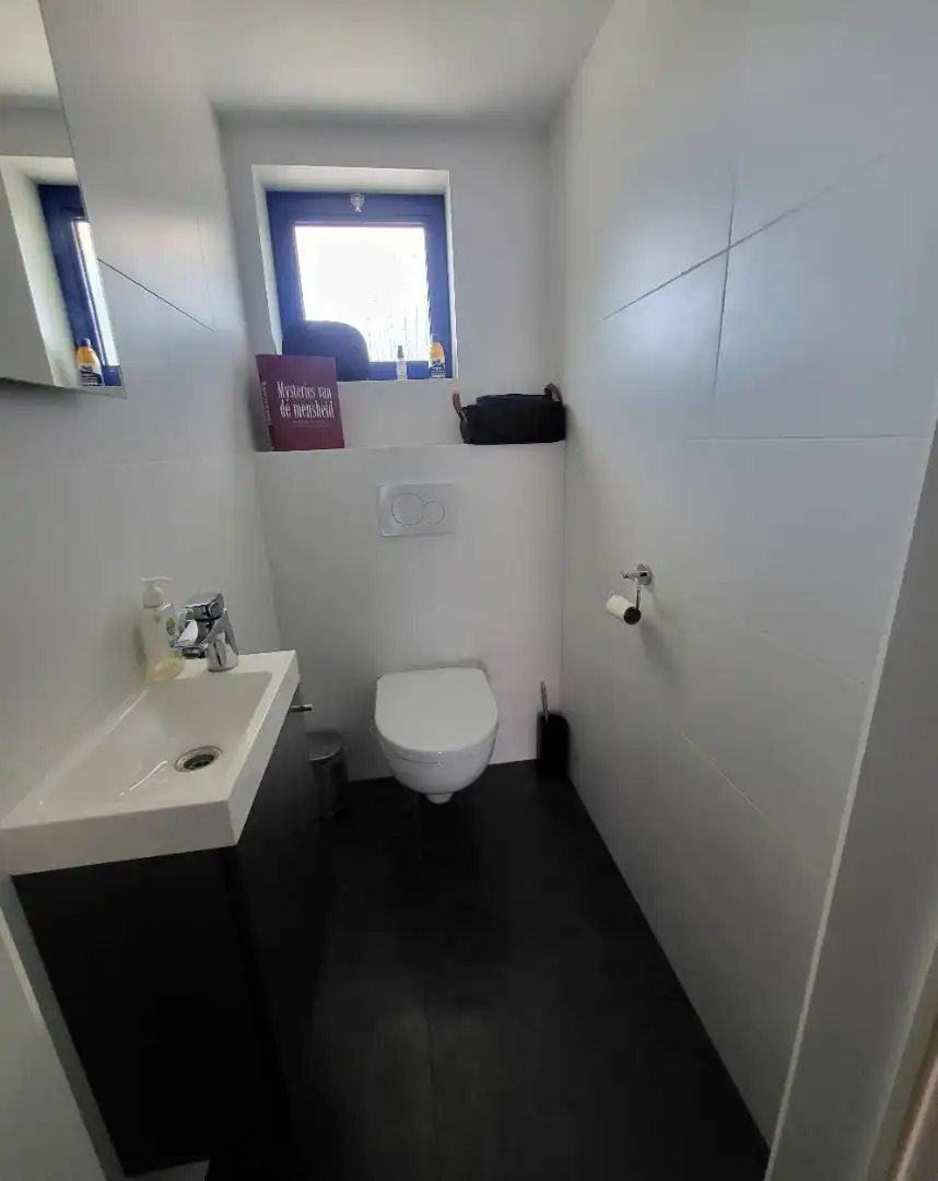 Ruime halfopen bel-etage woning met 4 slaapkamers en garage foto 4