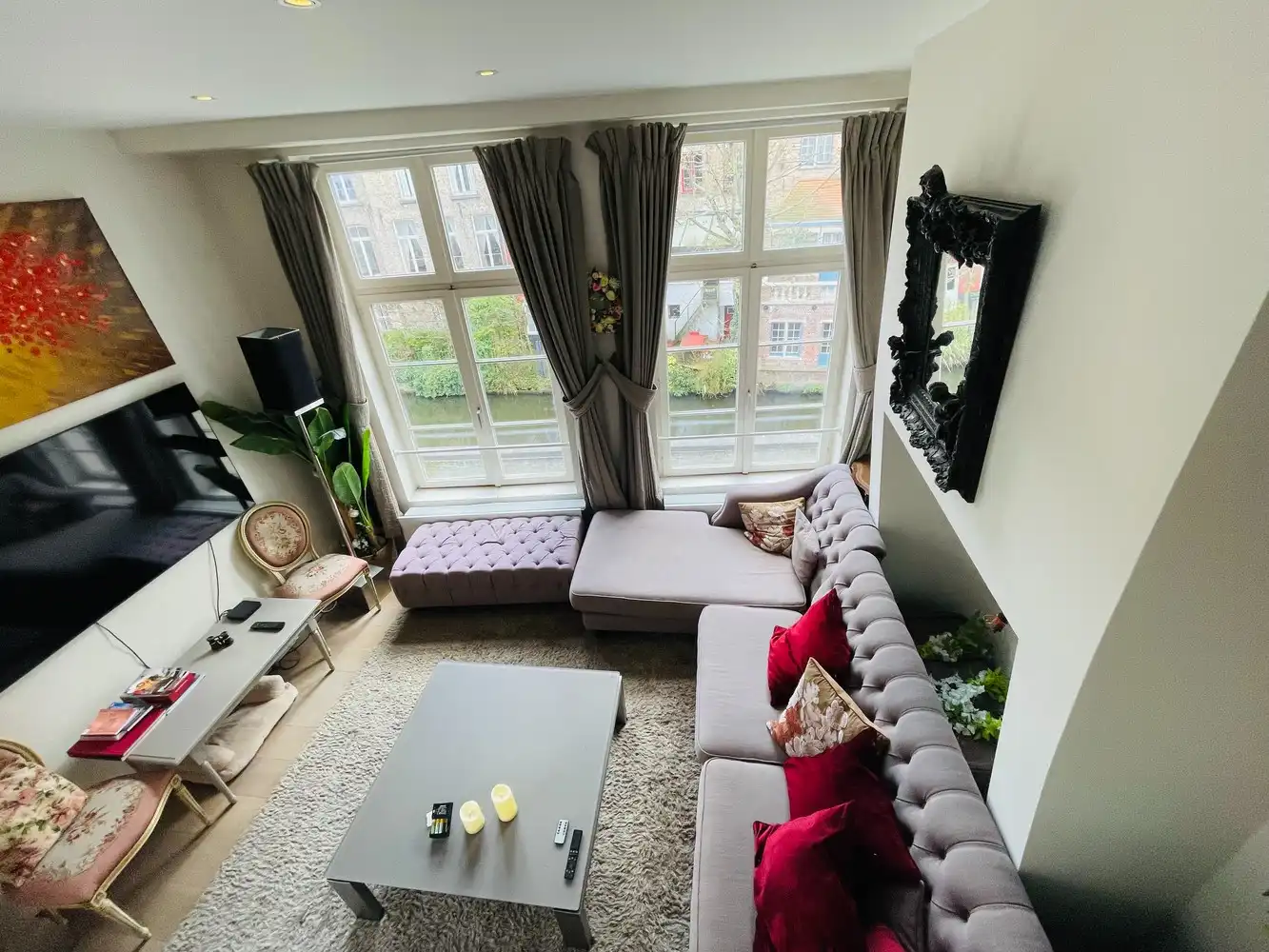 Brugge centrum , op een Idyllische locatie, aan één van de mooiste reien van Brugge,  RECENT GERENOVEERD LICHTRIJK GEMEUBELD🪑🛌HOEKHUIS foto 7