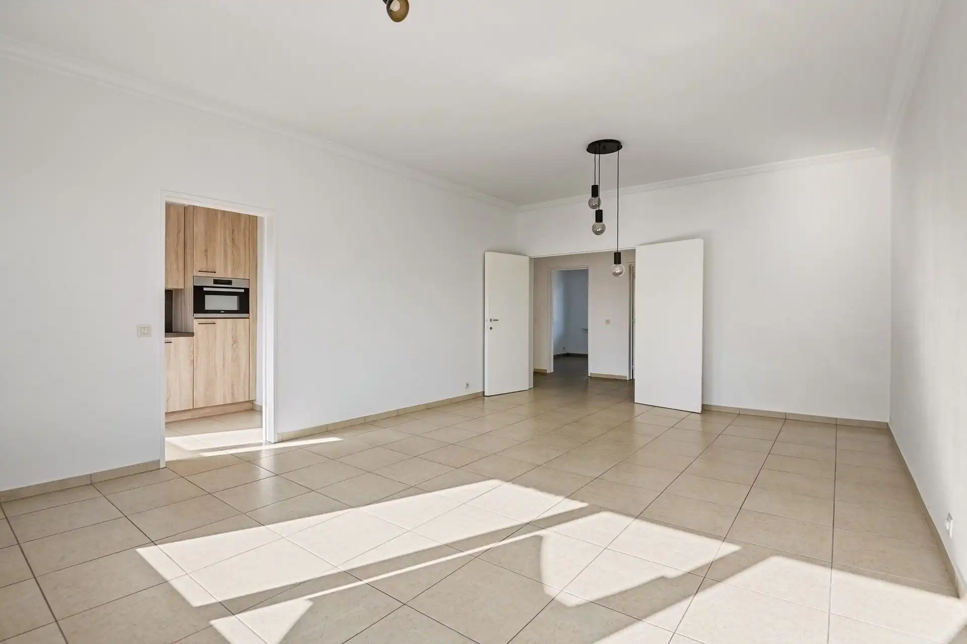 Centraal gelegen en instapklaar appartement met garagebox. foto 3