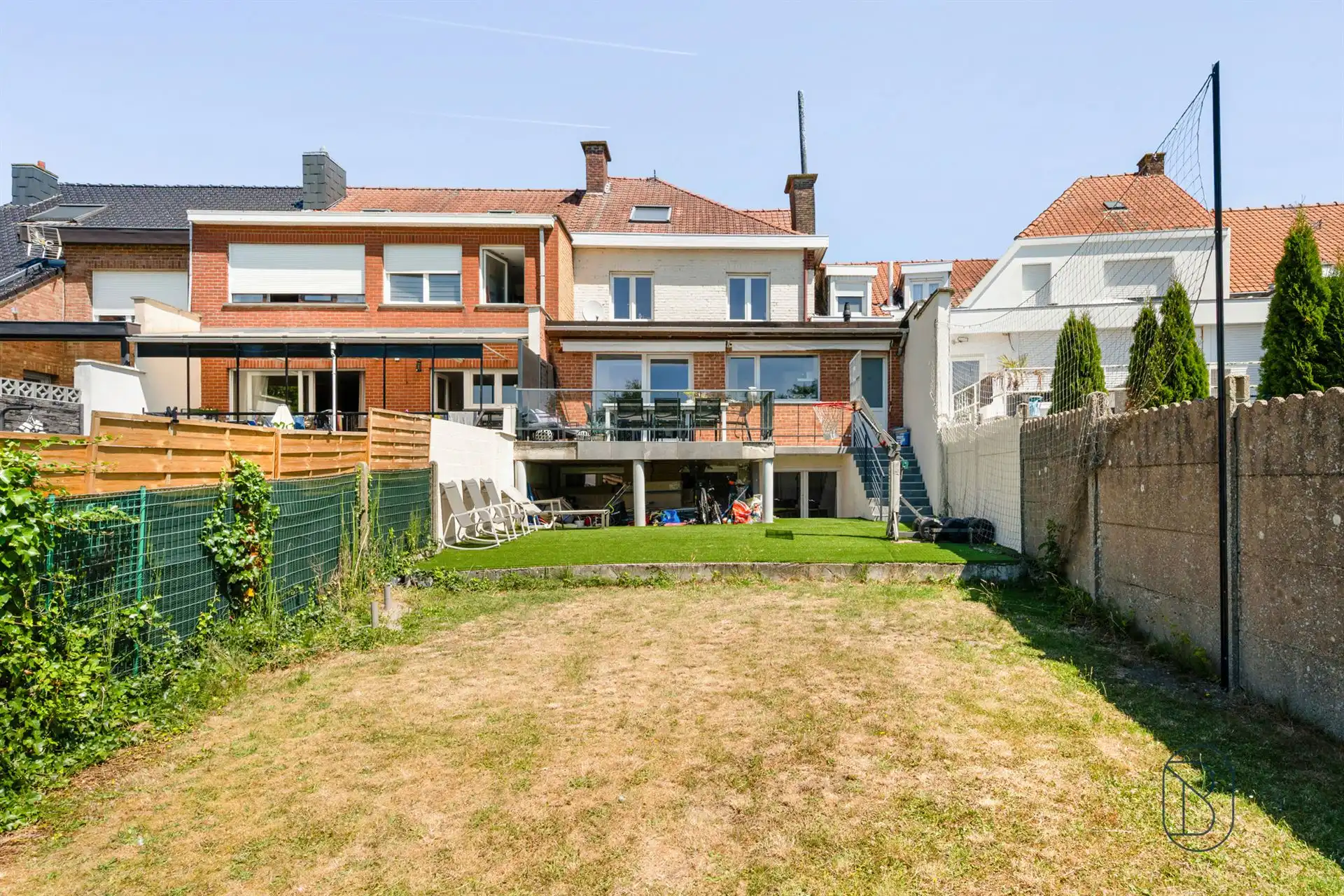 Instapklare woning met 4 slk en zonnige tuin in Moeskroen foto 2