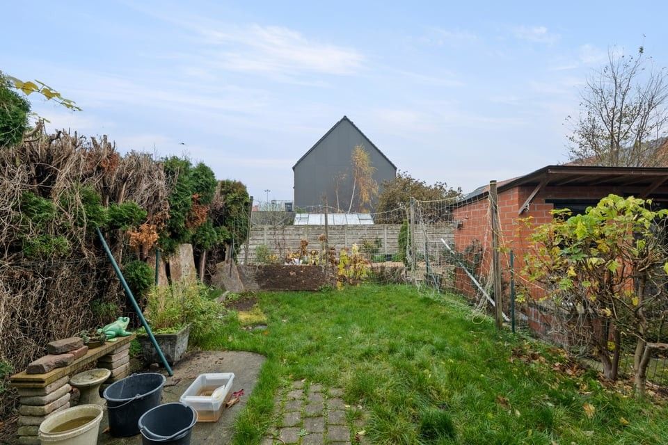 OP TE FRISSEN STADSWONING IN SINT-TRUIDEN foto 14