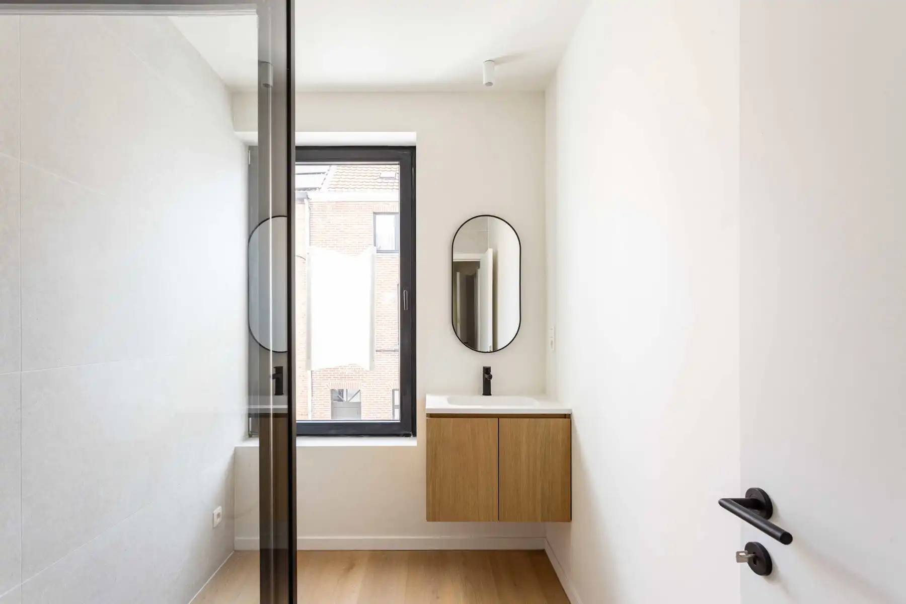 Kwalitatief gerenoveerde woning in centrum Aalst. foto 19