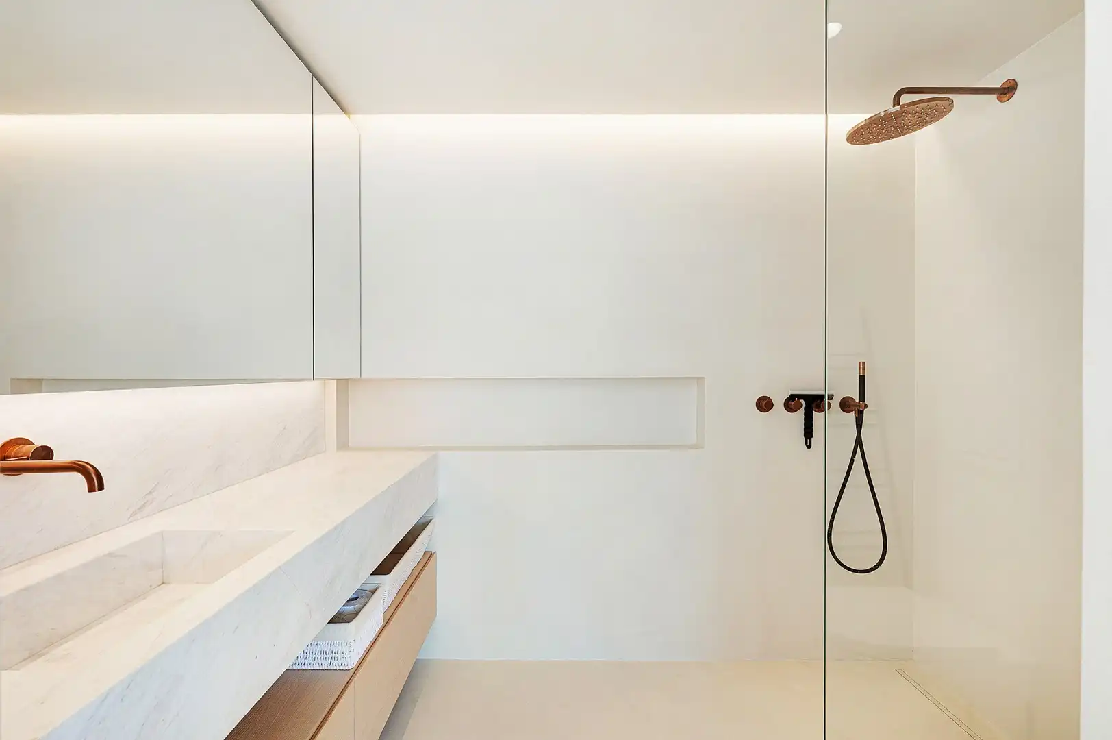 Zonnig gerenoveerd appartement met zuidwest gericht terras en open zicht op wandelafstand van het strand in hartje Zoute. foto 16