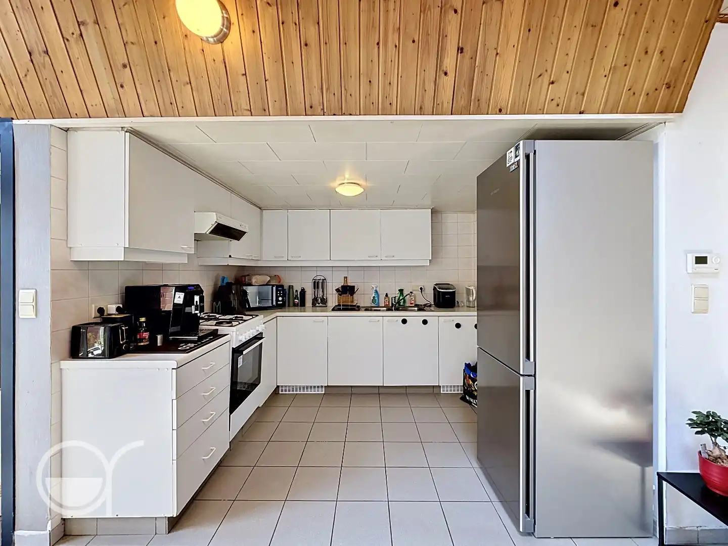 Rijwoning met 2 slaapkamers en zonnig stadstuintje in centrum Drongen foto 5