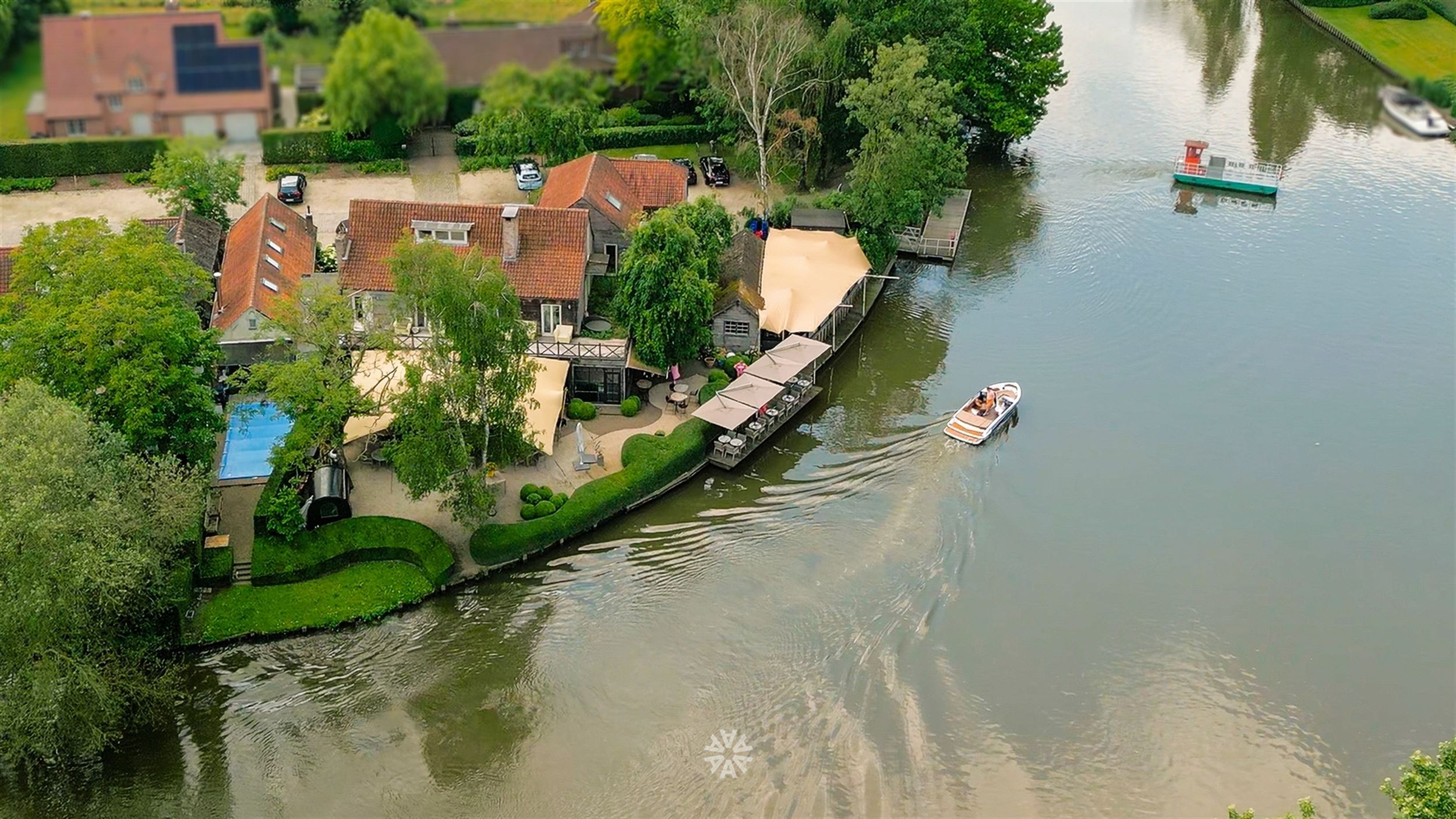 Exclusief restaurant met woonst aan de oevers van de Leie foto 31