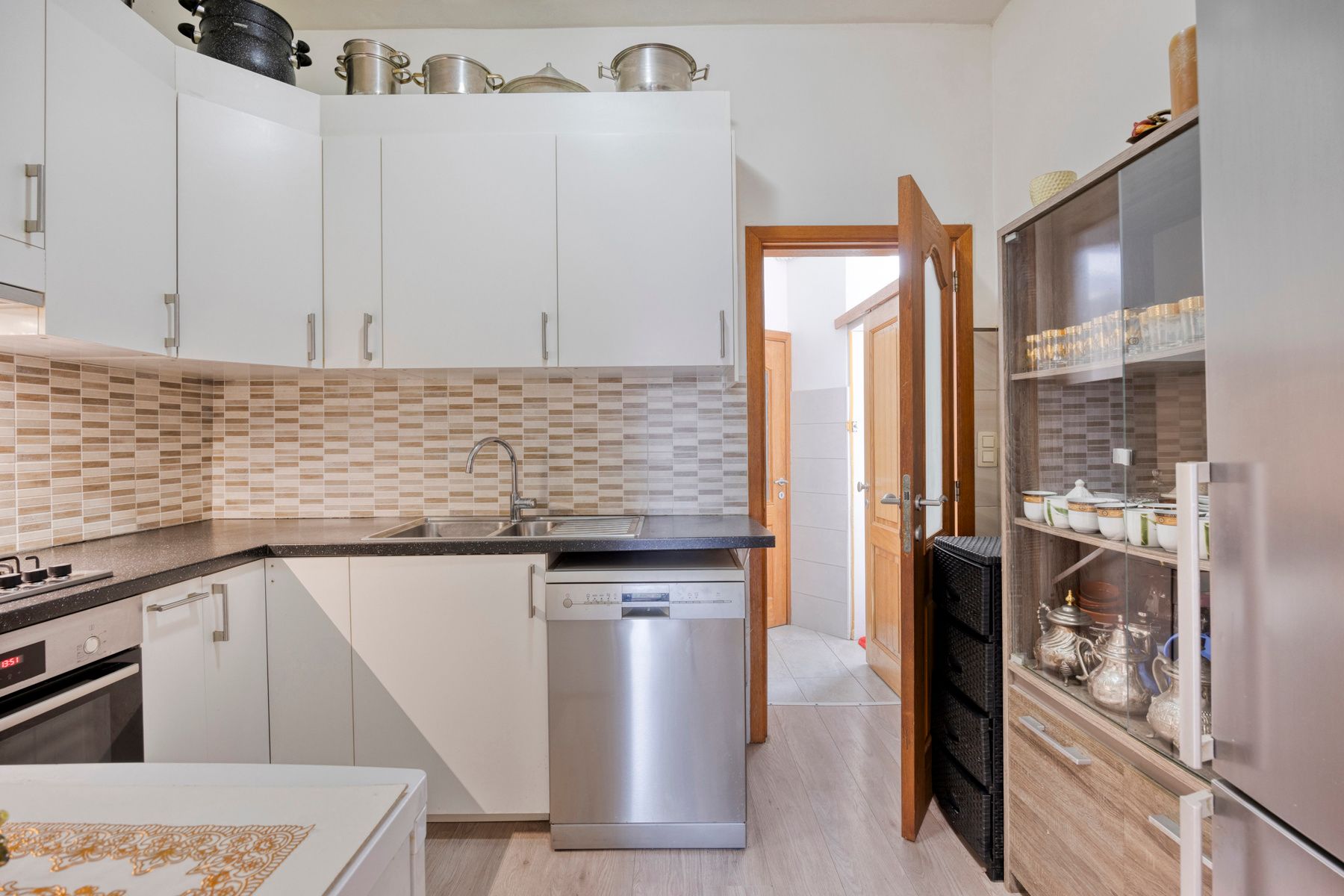 Instapklaar appartement met 2 slaapkamers  foto 7