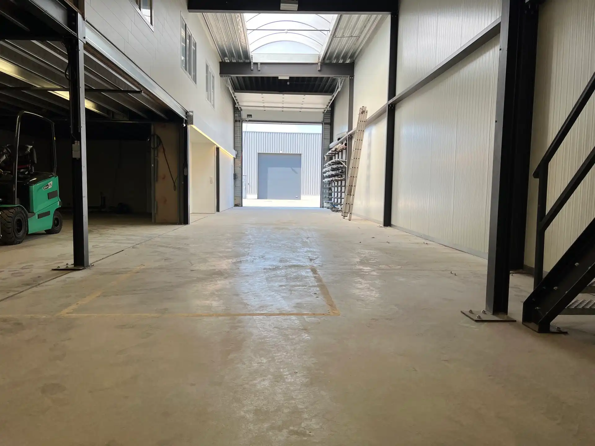 Instapklare KMO-unit te huur te Kapellen foto 3