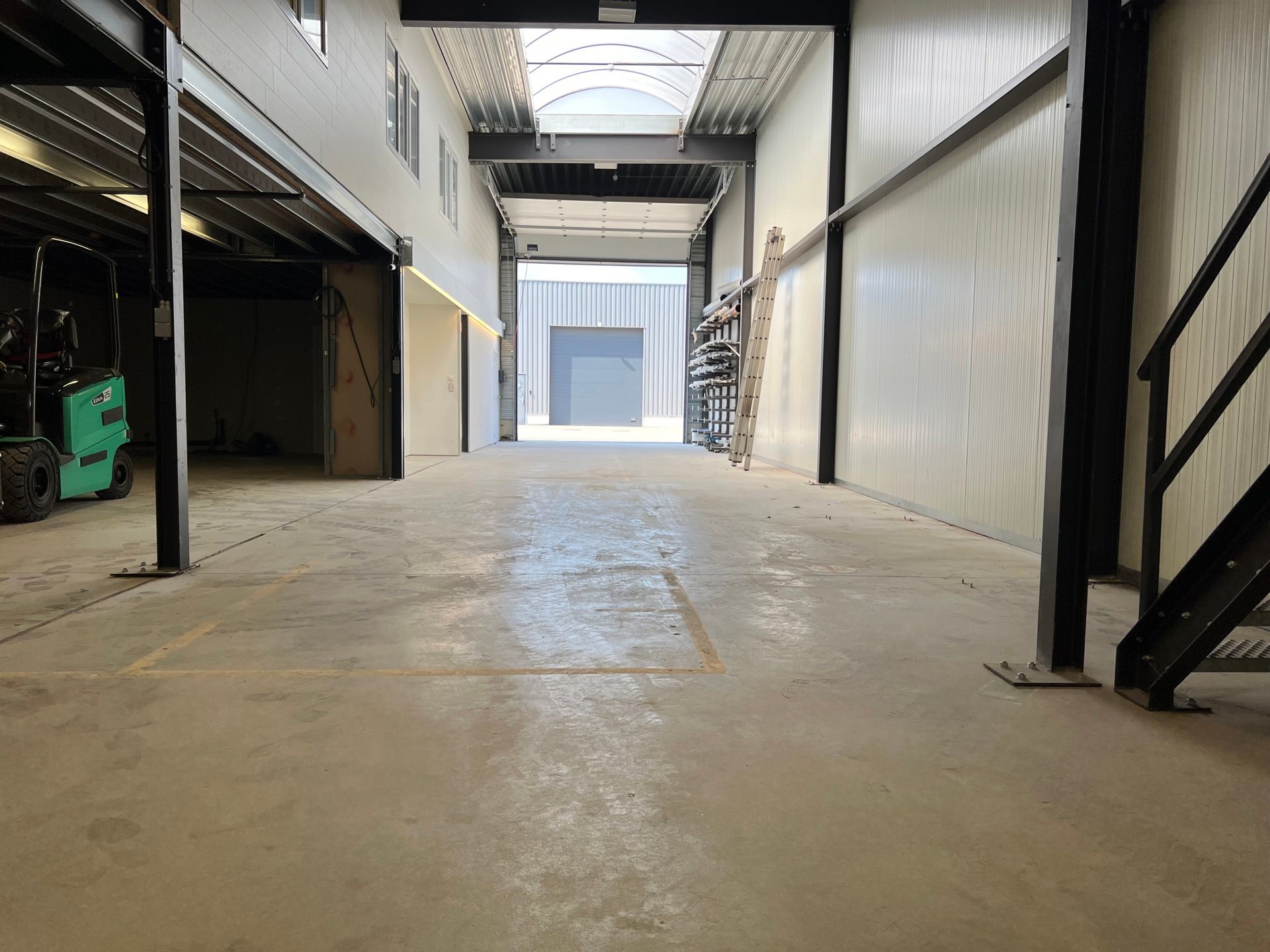 Instapklare KMO-unit te huur te Kapellen foto 3