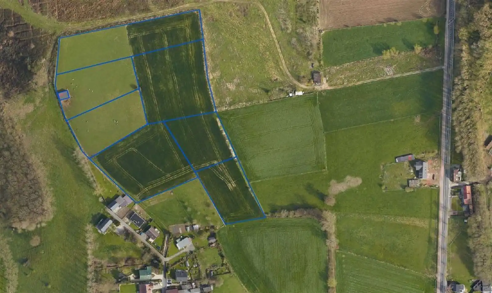 Grond 317 Are te koop  foto {{pictureIndex}}