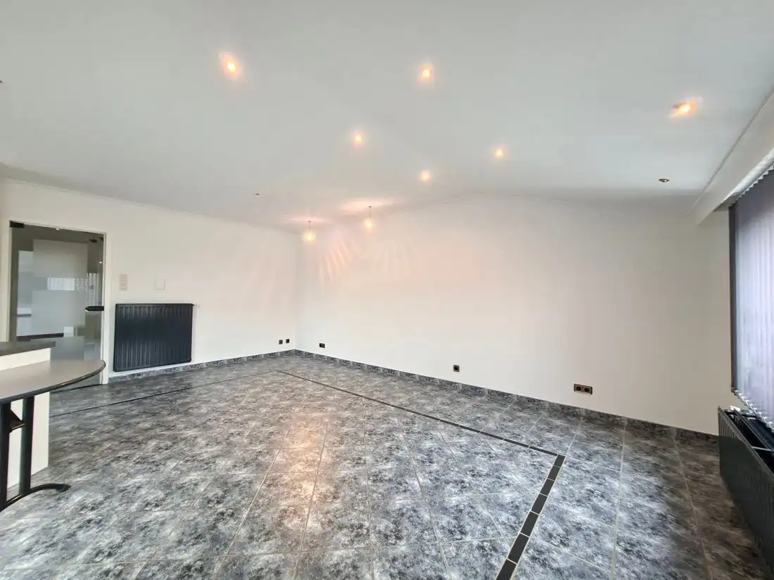 Ruim 3 slaapkamer duplex appartement te Lanaken foto 5