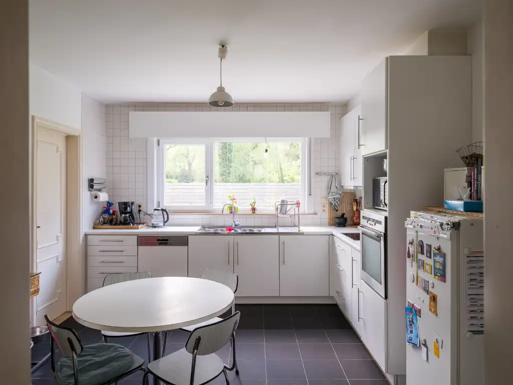 Vrijstaande woning (bew. opp 179m2) met 4 slaapkamers op perceel van 779m2 te Sint-Denijs-Westrem. foto 5