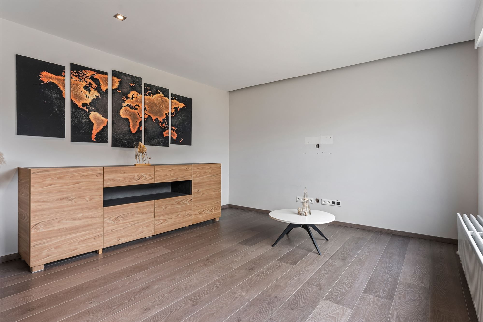 VOLLEDIG GERENOVEERDE WONING MET 2 SLAAPKAMERS GELEGEN OP EEN RUIM PERCEEL VAN 12A10CA TE BERKENBOS IN HEUSDEN-ZOLDER foto 4