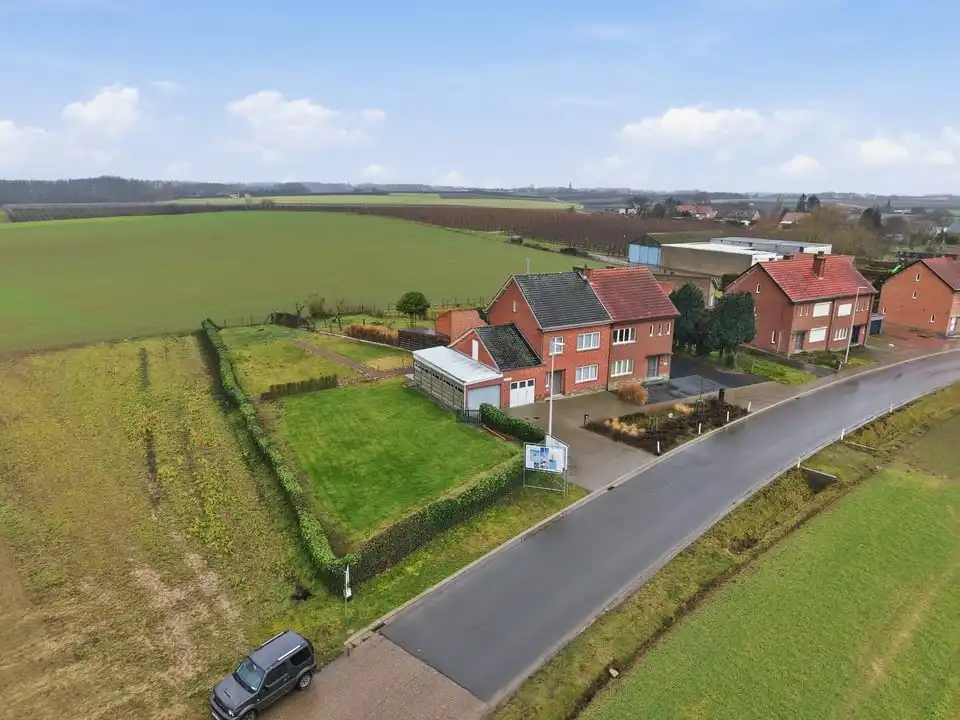 OP TE FRISSEN GEZINSWONING MET GARAGE OP EEN RUIM PERCEEL VAN 10A IN GINGELOM foto 2