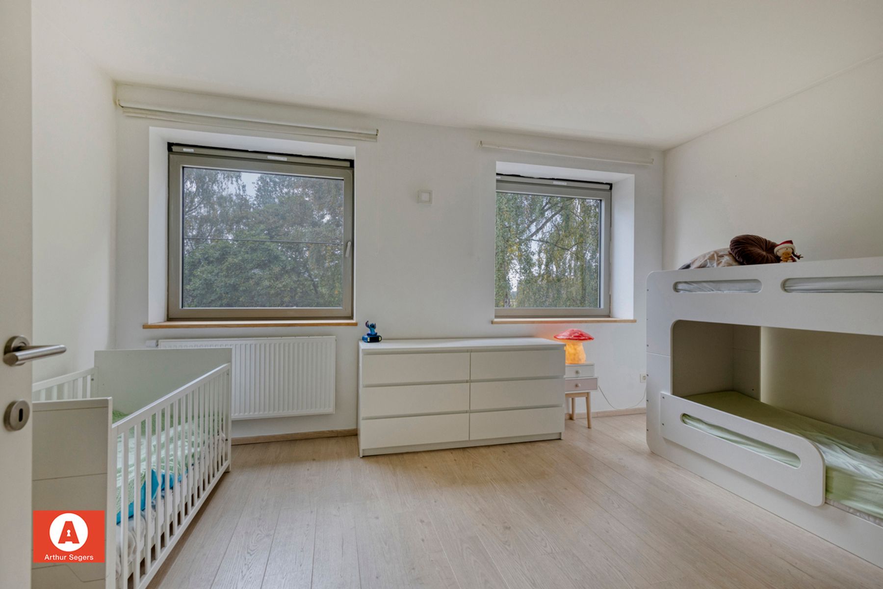 Energiezuinige open bebouwing met 5 slaapkamers en praktijk foto 20