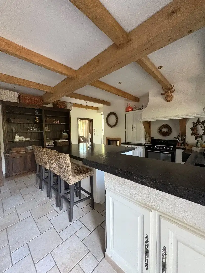 Prachtige woning met 7 slaapkamers en 5 badkamers! foto 14