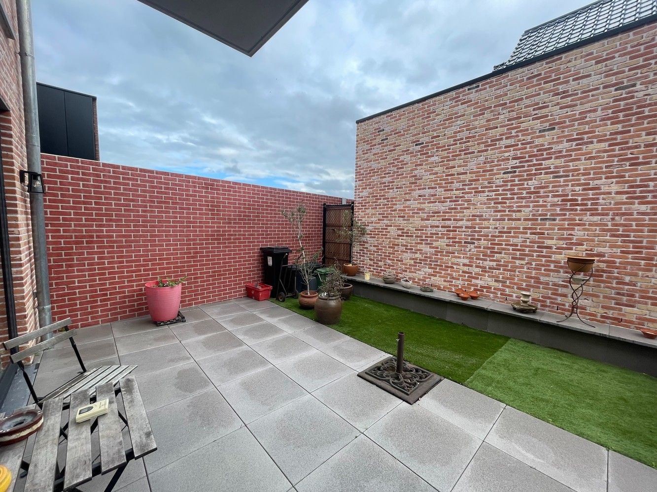 Gelijkvloers appartement met ruim terras, parkingsplaats en extra berging foto 3