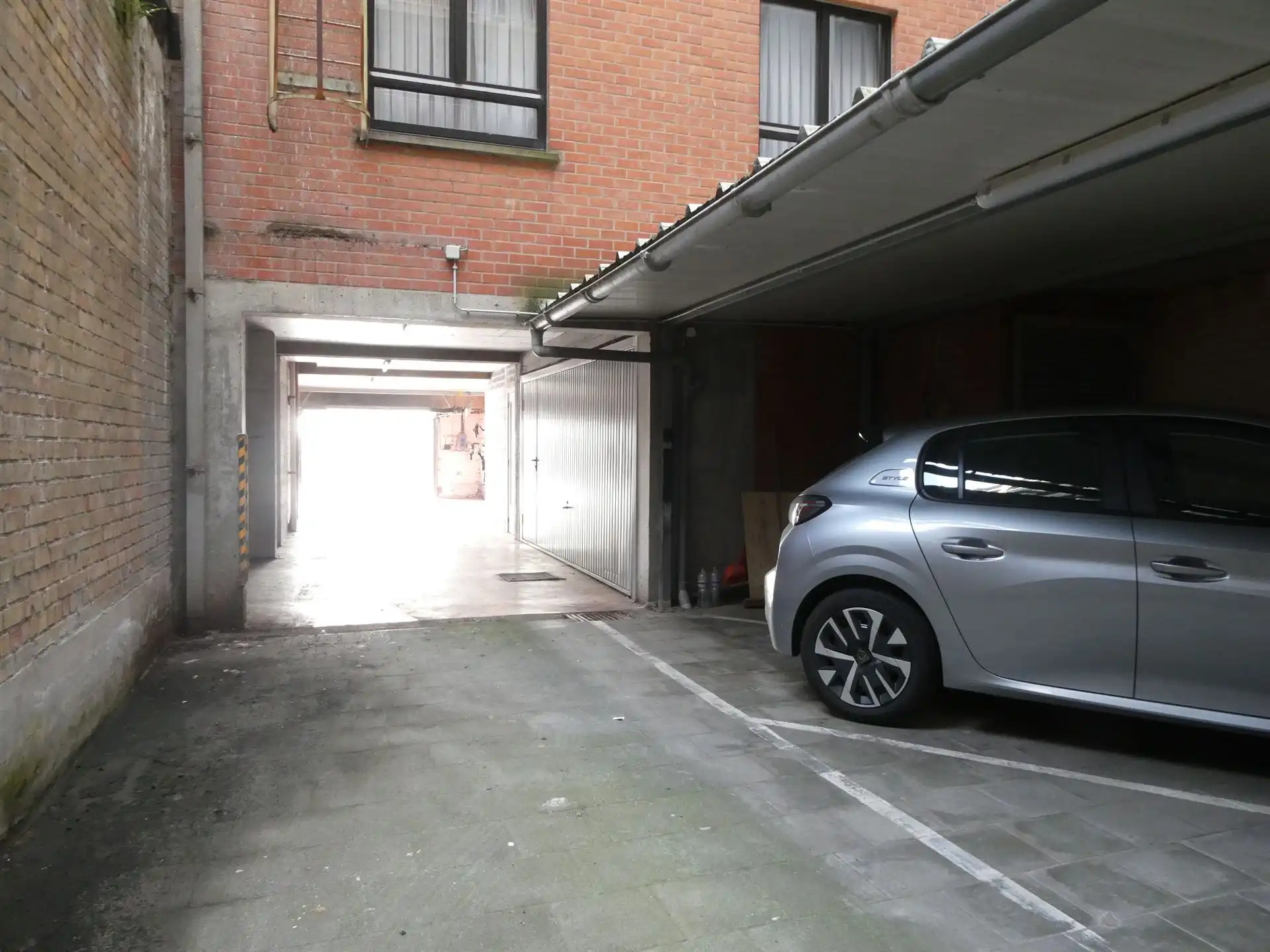 Parkeerplaats foto 9