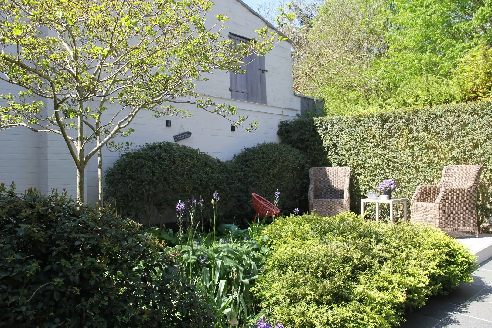 Ruime gezinswoning (278m²) met zonnige, rustige tuin zonder inkijk in Beveren-Leie foto {{pictureIndex}}