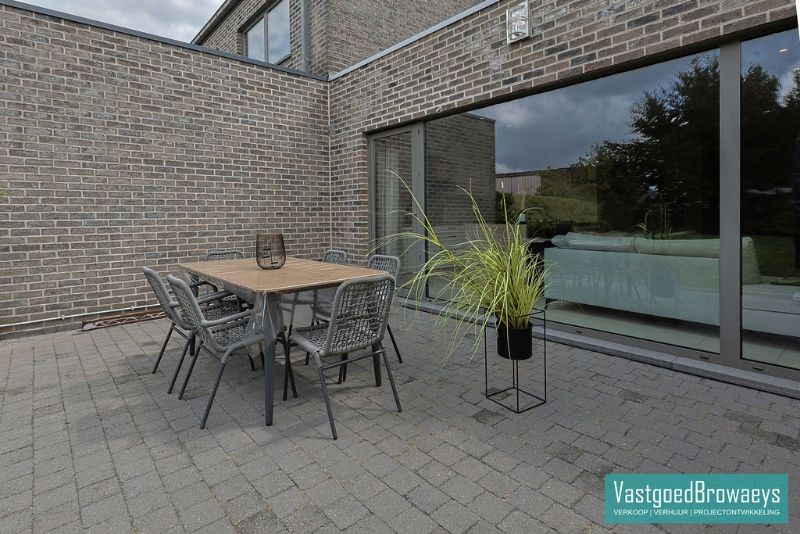 Instapklare ruime rijwoning met 3 slaapkamers foto 26