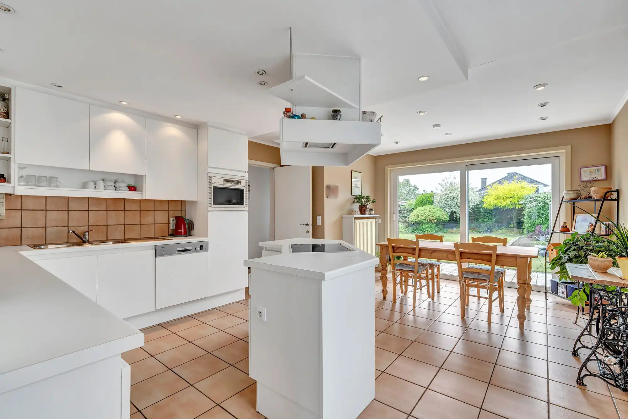 Ruime instapklare woning in Machelen aan de Leie foto 5