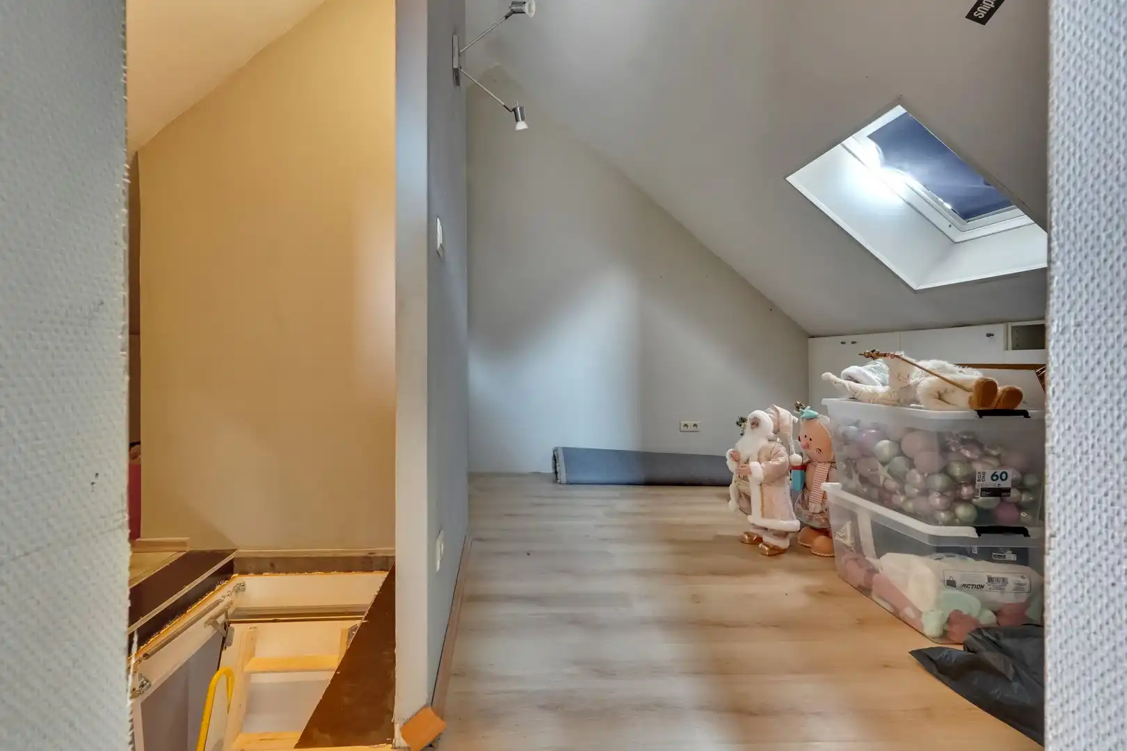 INSTAPKLARE GEZINSWONING MET ZWEMBAD, SAUNA EN RUIME TUIN OP TOPLOCATIE IN LANAKEN foto 18