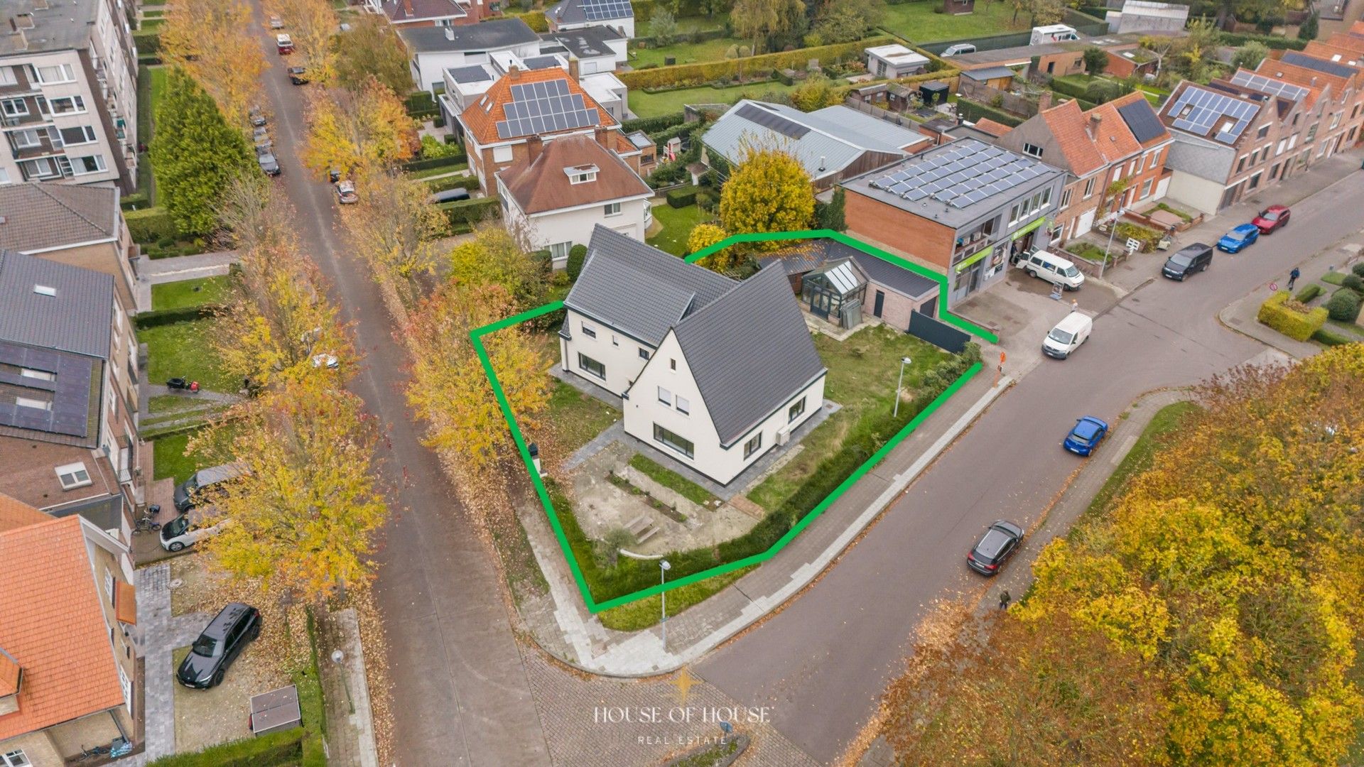 Gerenoveerde villa op topligging foto 2