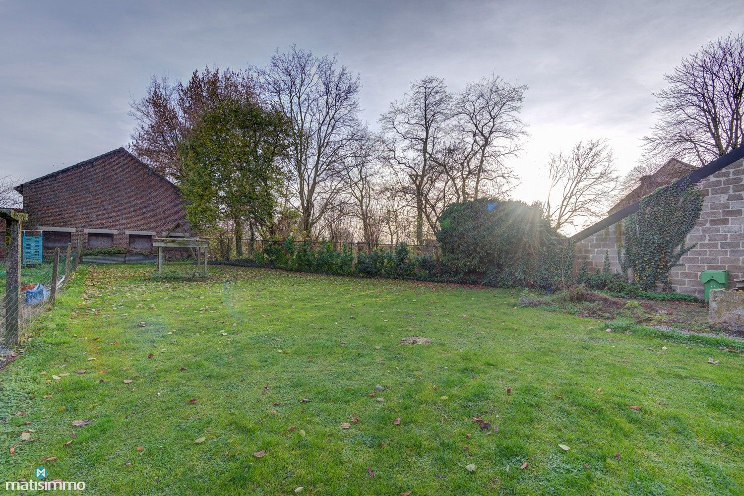 GROTENDEELS GERENOVEERDE GEZINSWONING MET ZUIDGERICHTE TUIN IN MILLEN foto 30