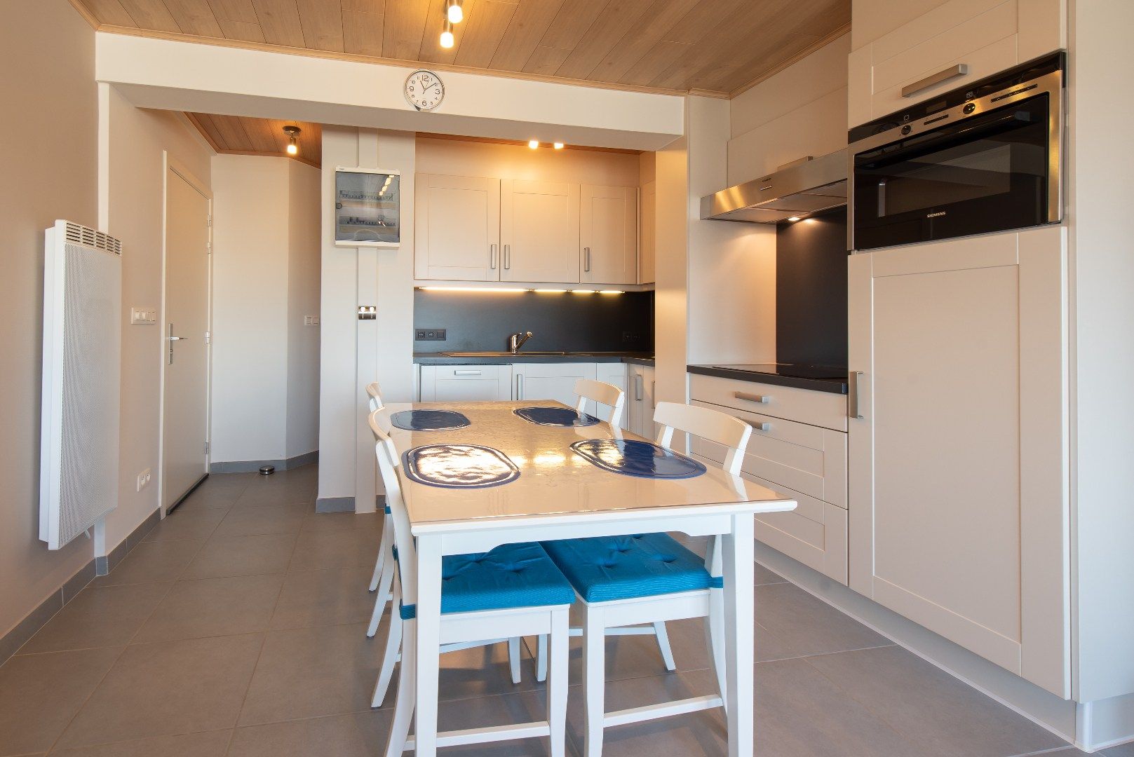 Prachtig afgewerkt appartement met zijdelings zicht op zee! foto 6