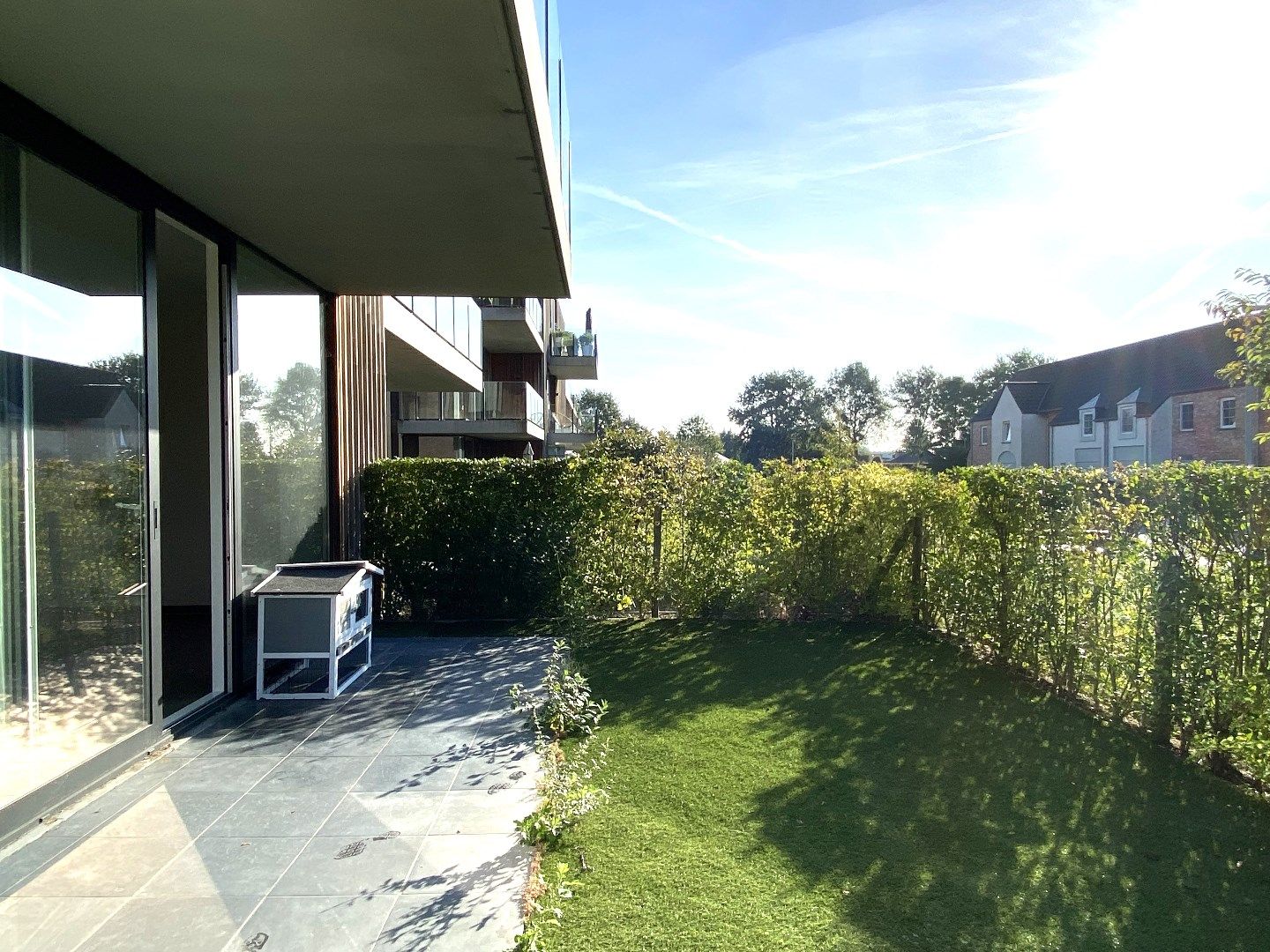 PERFECT INSTAPKLAAR  GELIJKVLOERS APPARTEMENT MET TUIN! foto 4