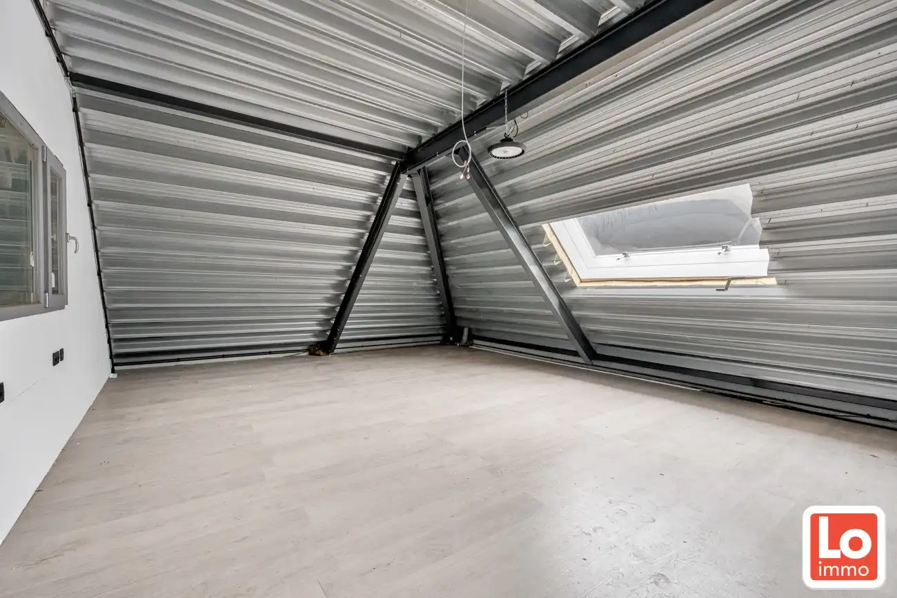 Recent magazijn met +/- 170m² bruikbare ruimte op topligging! foto 7