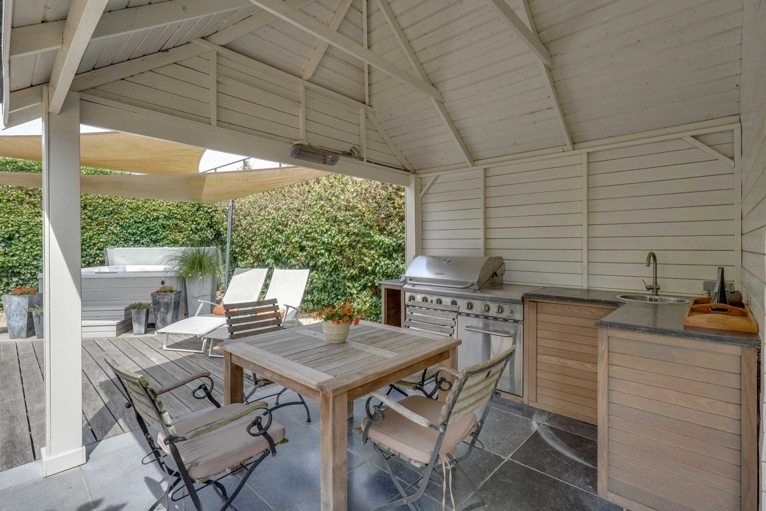 Uitstekend gelegen, gerenoveerde villa op 10a foto 54