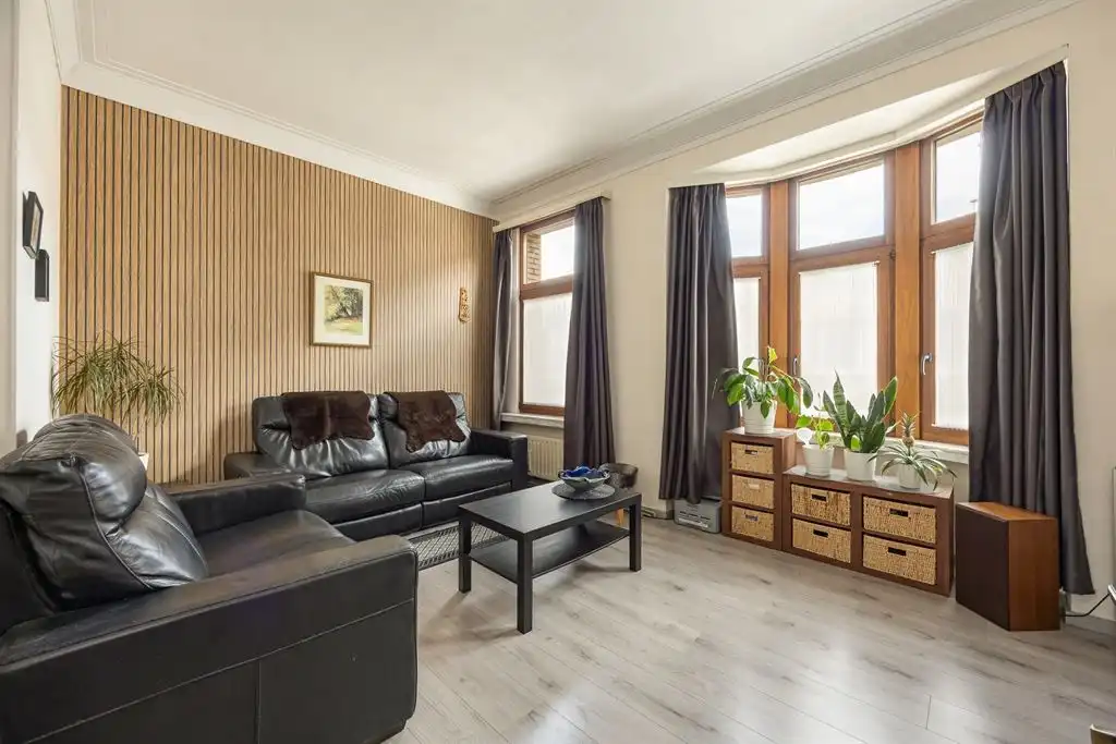 Instapklaar huis met ruime tuin  foto 3