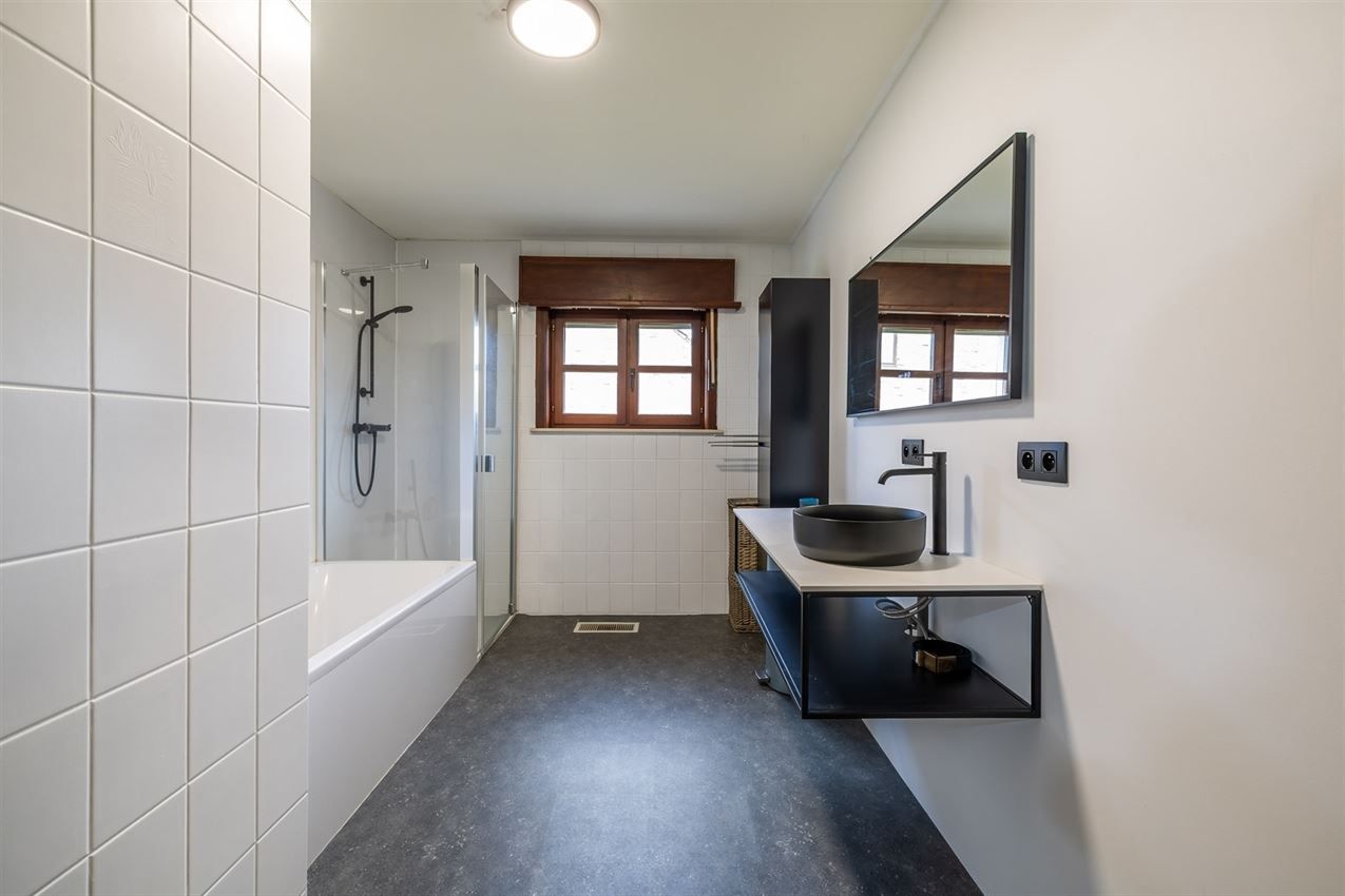 Unieke locatie, twee jaar geleden vernieuwd  foto 17