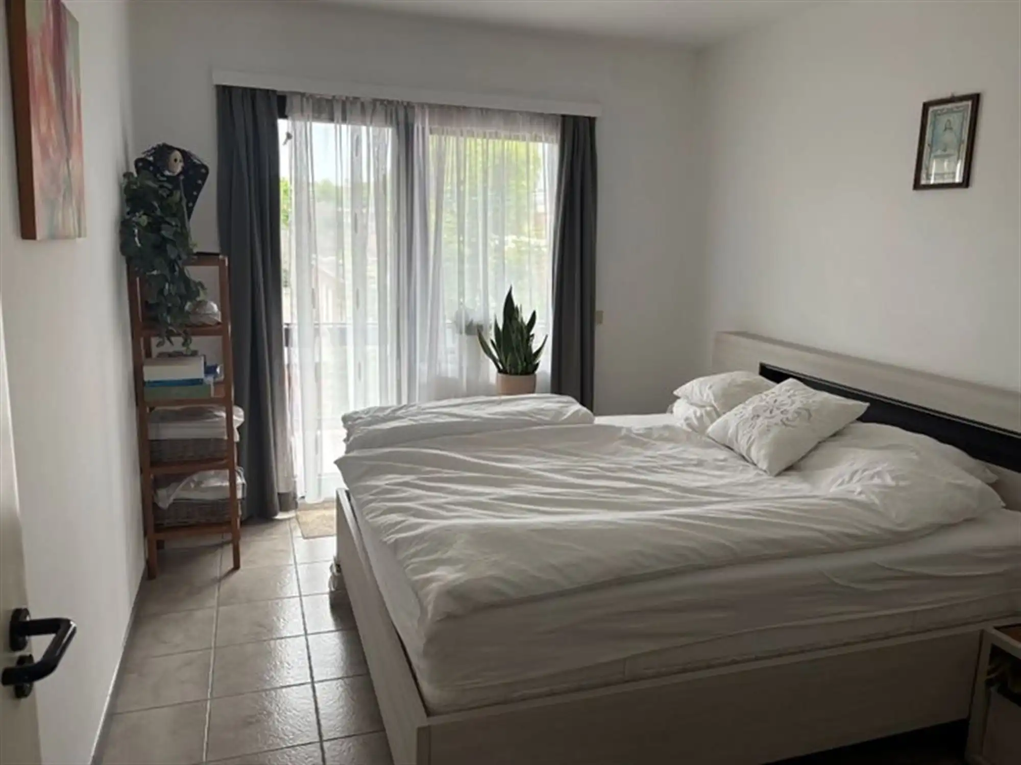 mooi licht 2-slaapkamer appartement op eerste verdieping foto 10