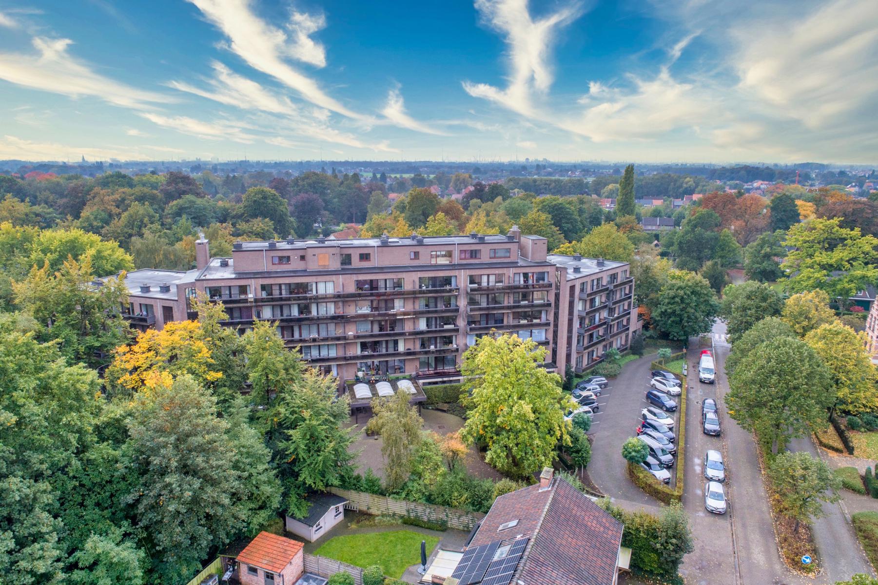 Degelijke serviceflat met terras in Residentie LINDENHOF foto 3