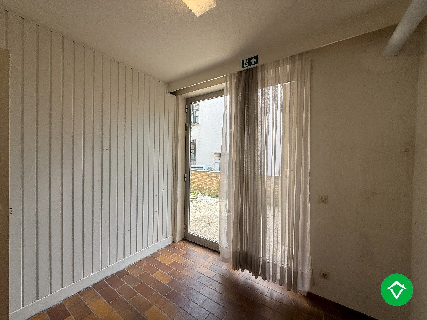 Gelijkvloers appartement met 2 slaapkamers in het centrum van Roeselare foto 9