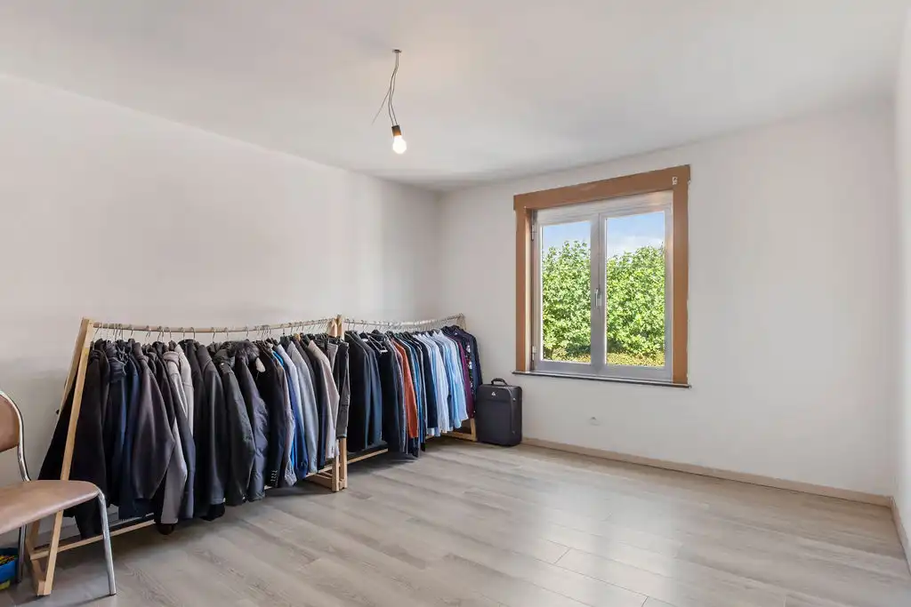 Ruim woonhuis met ruim magazijn op 908m²! foto 14