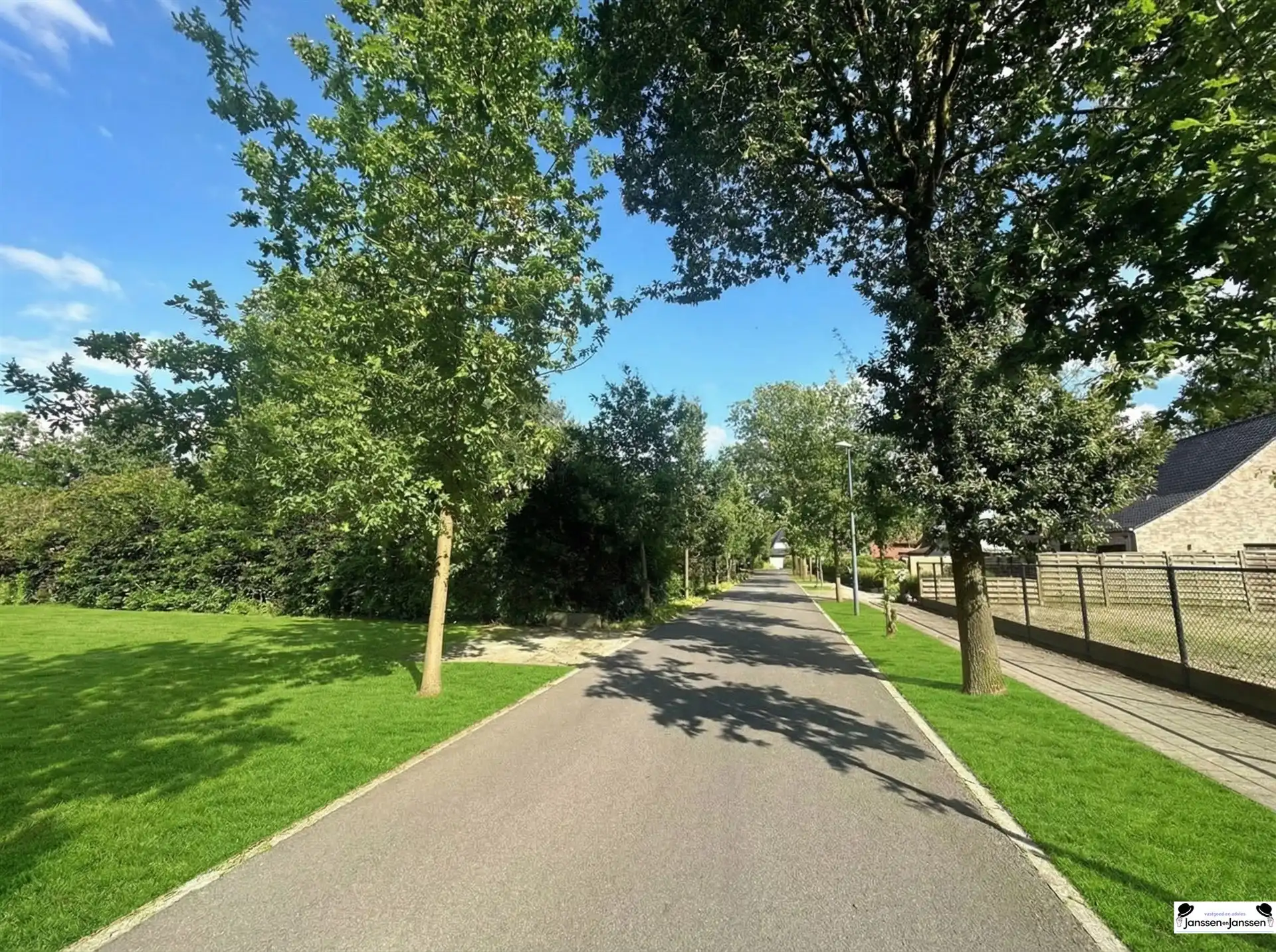 Nieuwbouwwoning gelegen nabij het centrum van Gooreind foto 3